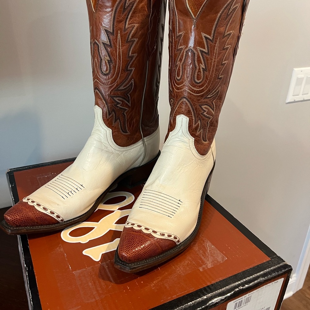 Stylish Two-Tone Cowboy Boots